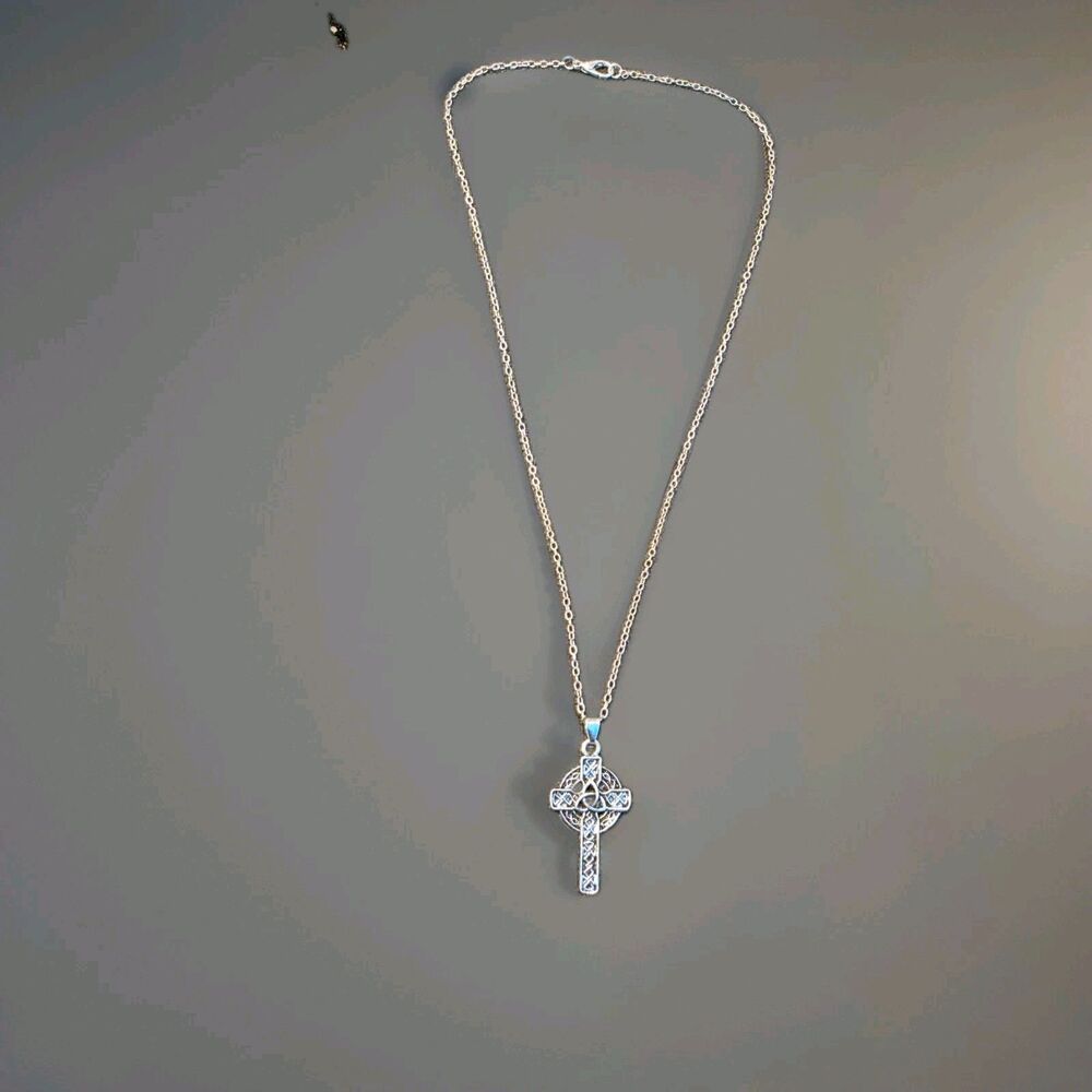 Silver Tone Celtic Cross Charm Pendant Necklace Cable Chain Lobster Closure 20" - Picture 4 of 9